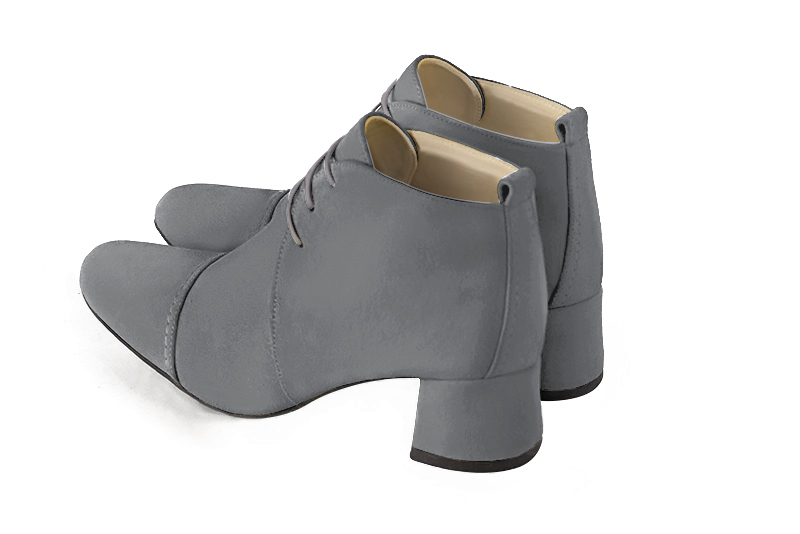 Dove grey women's ankle boots with laces at the front. Round toe. Low flare heels. Rear view - Florence KOOIJMAN